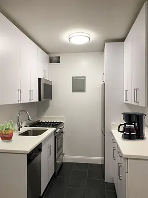 Rented by Corcoran | media 6