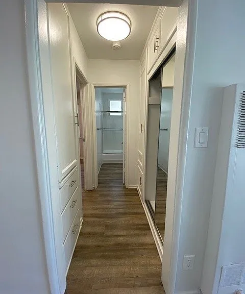 1837 N Gramercy Place — Photo 4