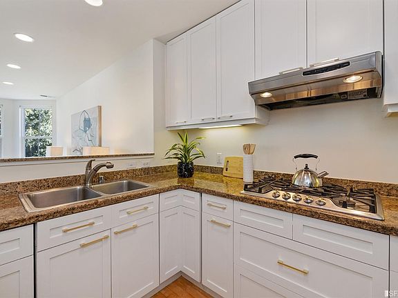 4th image of 1121 Tennessee St APT 6