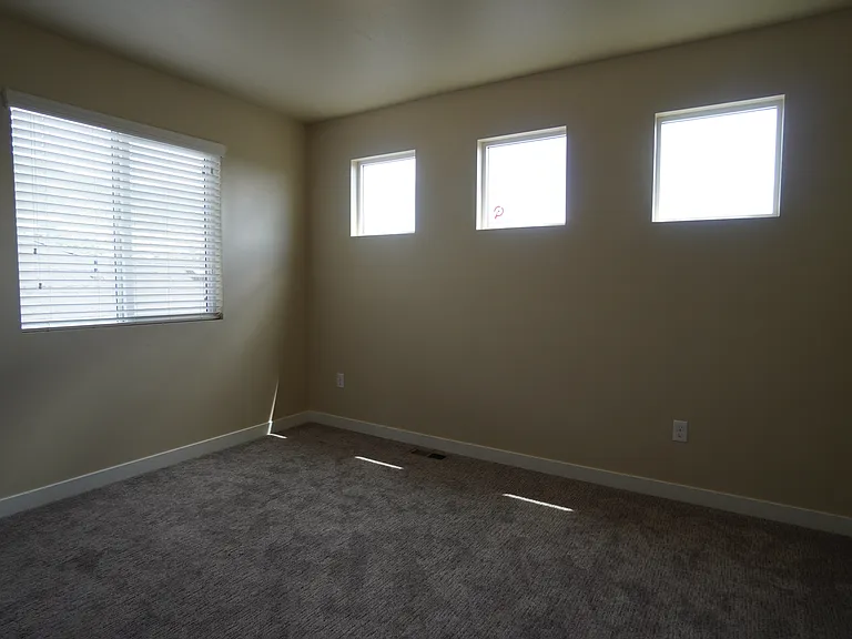 1203 E Roma Dr — Photo 9