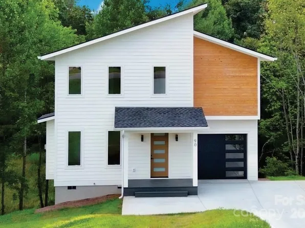 90 Bear Creek Hills Dr, Leicester, NC 28748