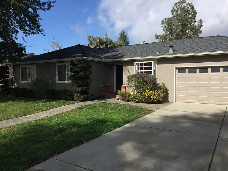 20395 Silverado Ave — Photo 2