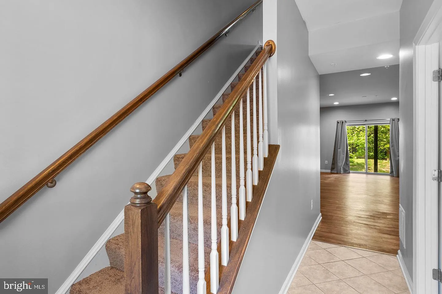 3 bed, 3.0 bath, 2040 sqft, $3,000 — Photo 3