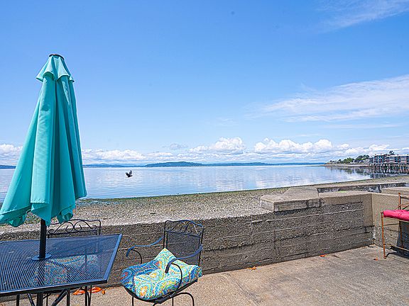 5th image of 4027 Beach Dr SW #1