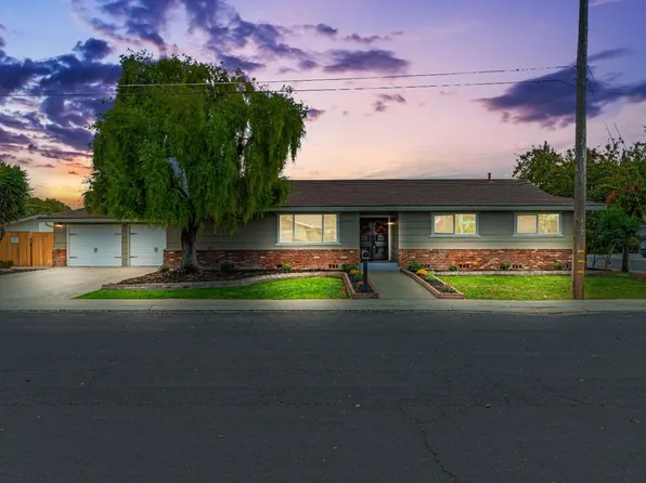 300 Hastings Ln, Modesto, CA 95350