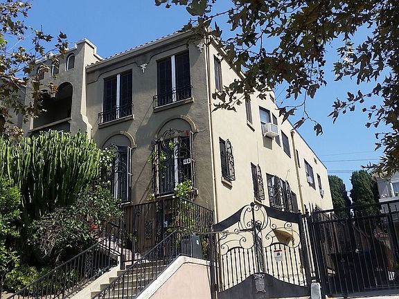 2nd image of 156 N Kenmore Ave #156
