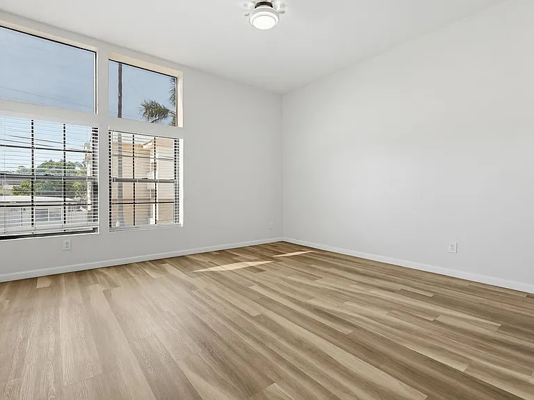 270 Dahlia Ave #9-1 — Photo 15