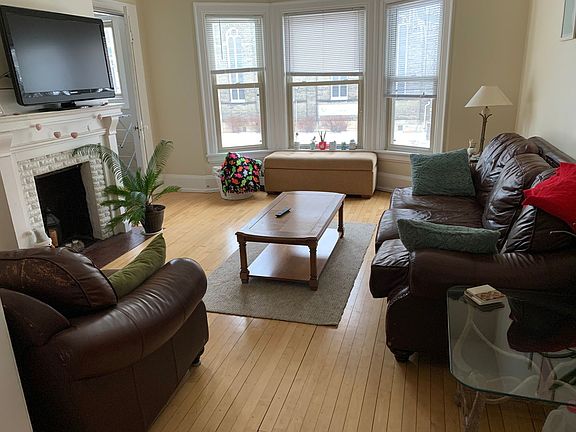 4th image of 1906-12 E Bradford Ave #1908