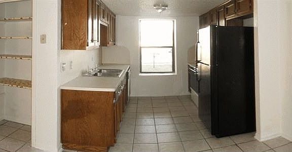 4th image of 2604 Tracey Cir