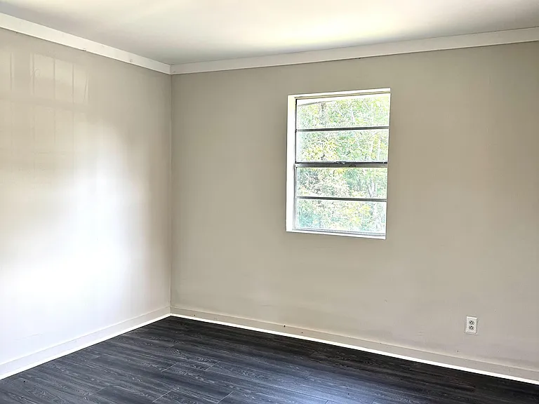 328 54th St #B — Photo 10
