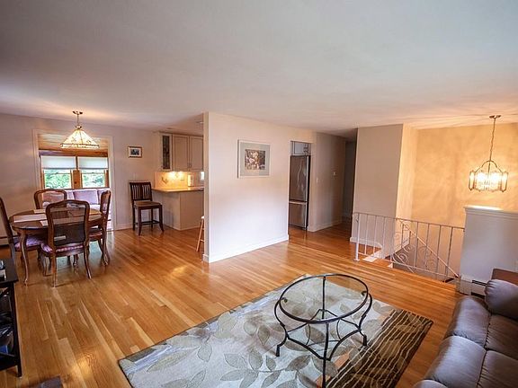 5th image of 36 Hampden Dr