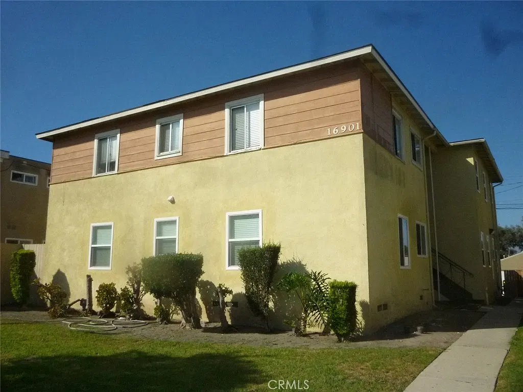 2 bed, 750 sqft, $2,350 — Photo 1
