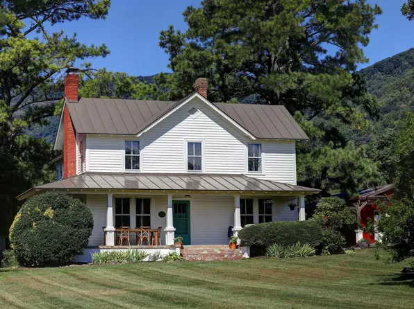 2202 Holly Hill Farm, Crozet, VA 22932