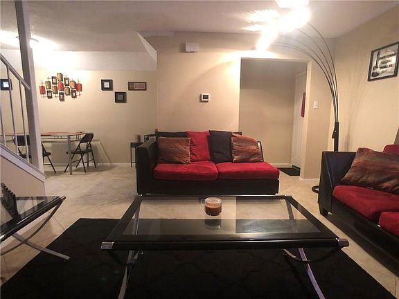 5th image of 28 E Mountain Ln