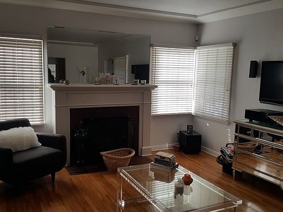 5th image of 3020 W 83rd St