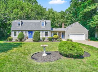 88 Jennie Cir, Agawam, MA 01001