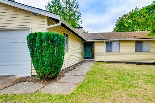 2nd image of 3345 Westminster Dr SE
