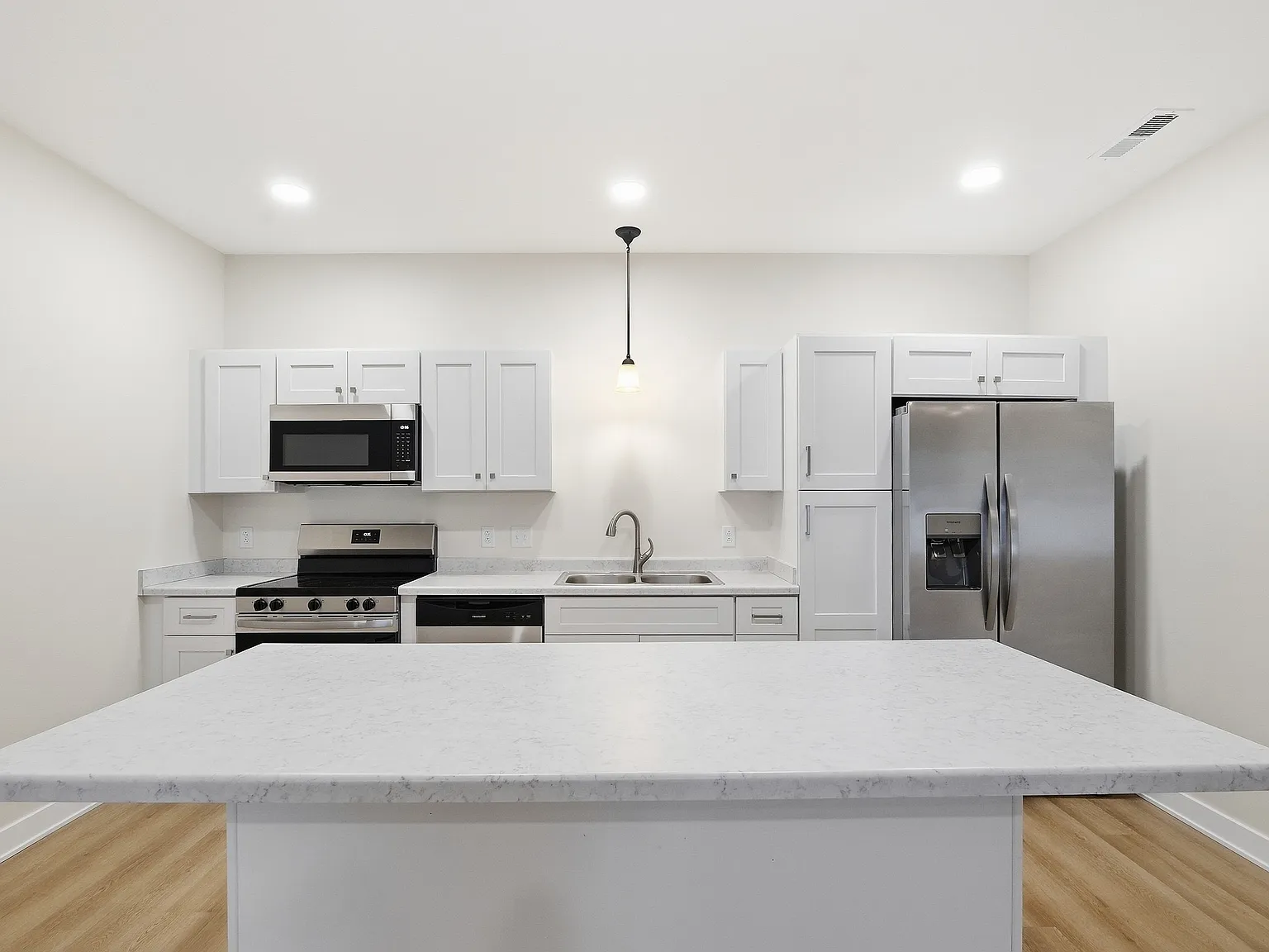 2 bed, 1288 sqft, $1,595 — Photo 4
