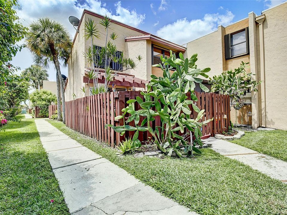 1st image of 231 W Park Dr APT 104-4