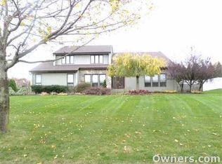 21 Chardonnay Rd, Commack, NY 11725