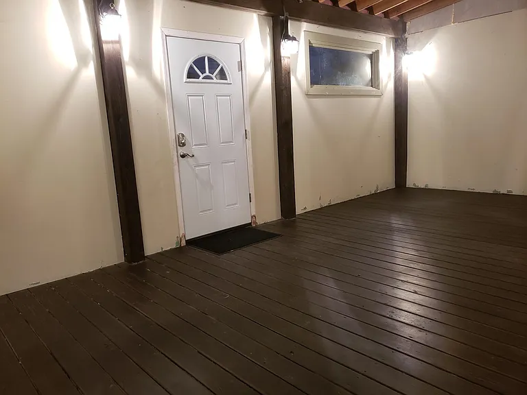 Enclosed Deck (not heated)