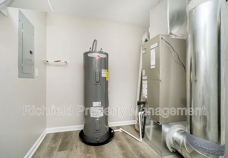420 S Hamilton Ave #A — Photo 12