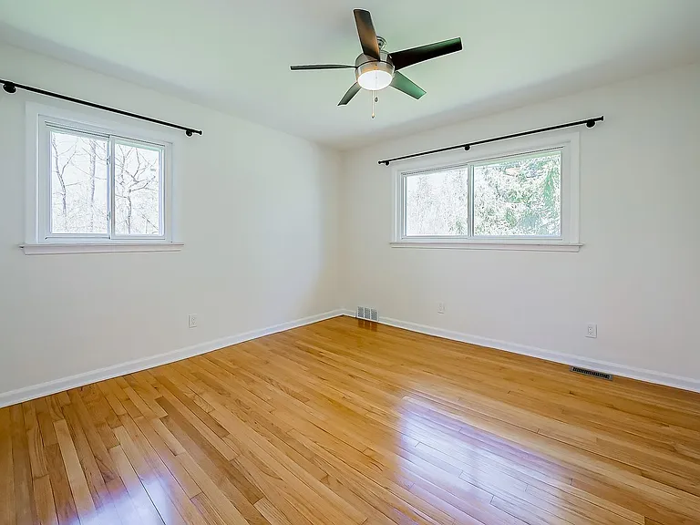 8701 Brookville Rd — Photo 19