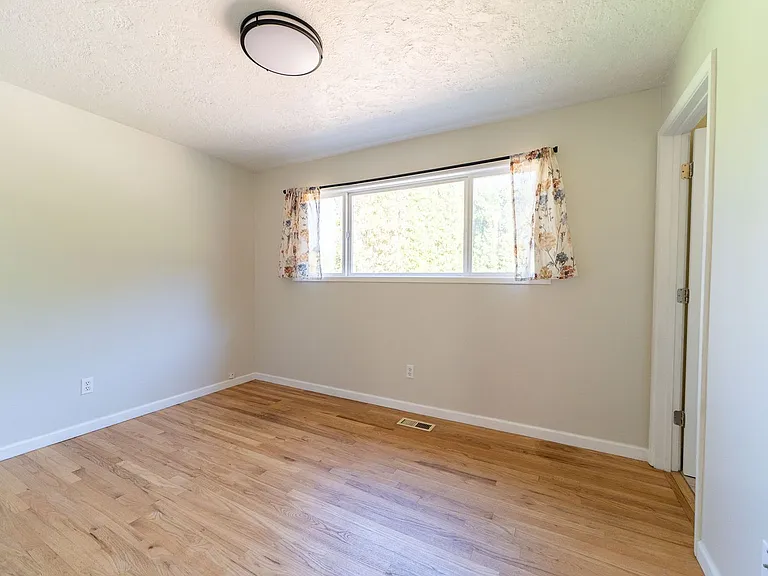 7700 SE 262nd Ave — Photo 20