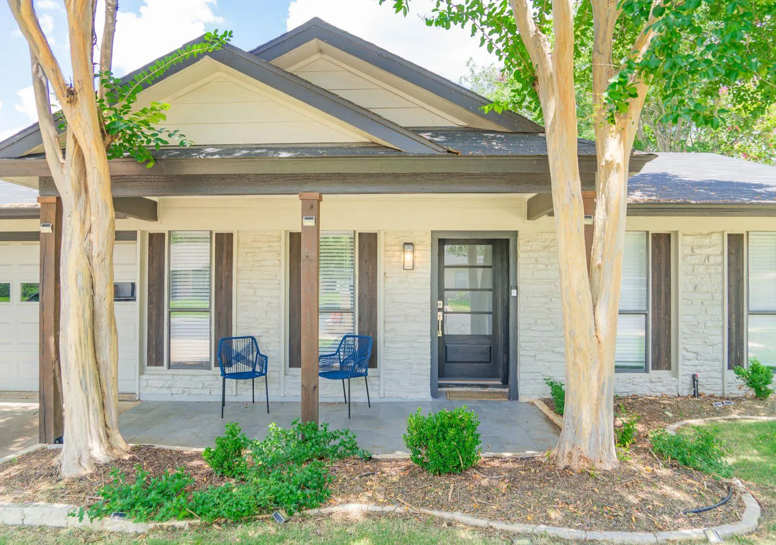 5 bed, 4.0 bath, 2216 sqft, $5,500 — Photo 2