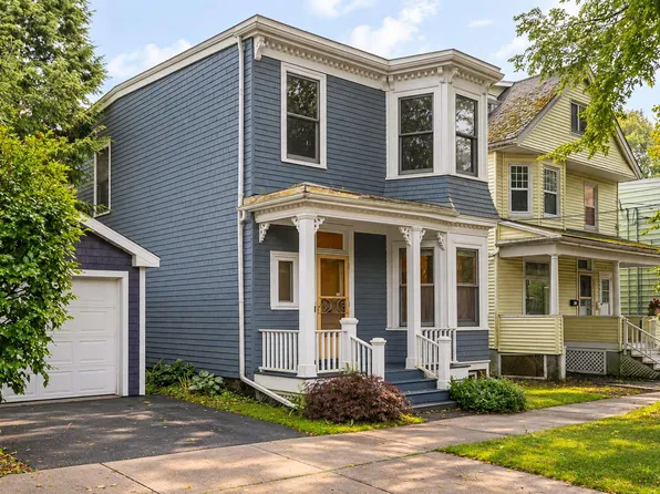 1695 Edward St, Halifax, NS B3H 3J2