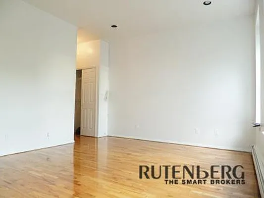 Rented by R New York | media 19