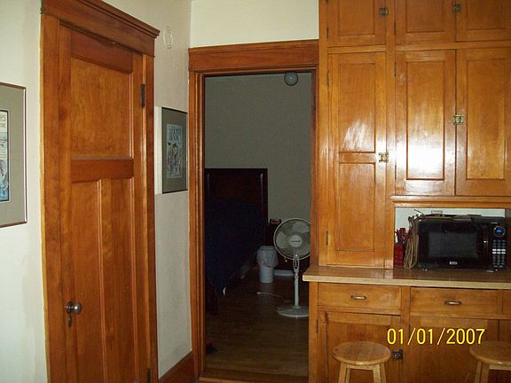 5th image of 3901 N Port Washington Ave