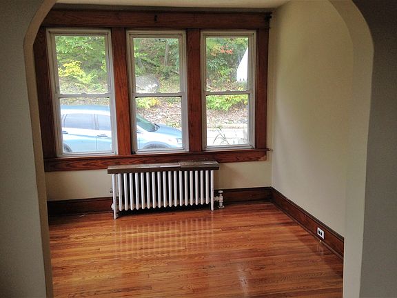 2nd image of 223 E Mountain Rd Floor 2