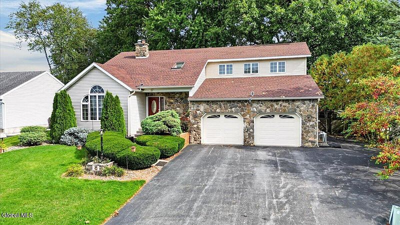 2nd image of 8 Winifred Drive