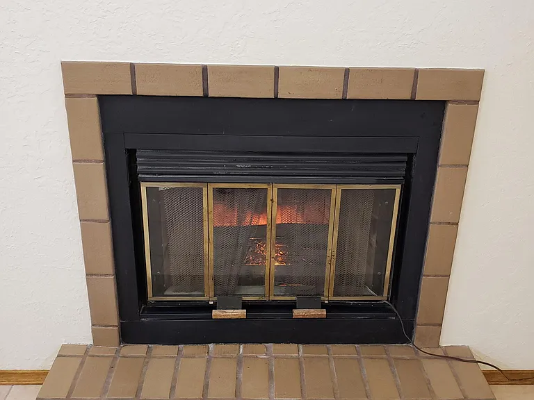 5713 Elmwood Dr NE — Photo 7