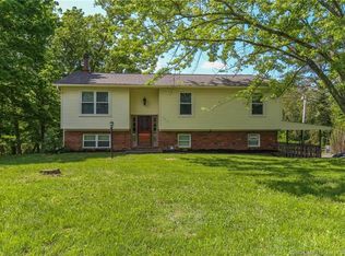 1517 Hebron Church Rd, Henryville, IN 47126