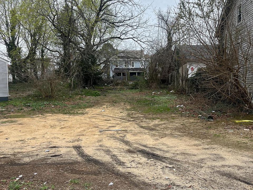 1st image of 213 S 2nd St