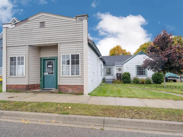 417 Oak St, Manistique, MI 49854
