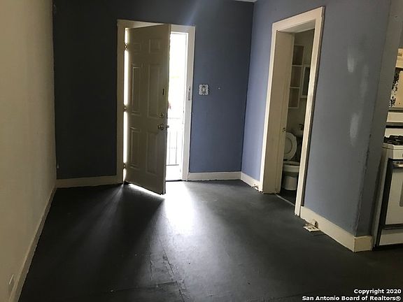 3rd image of 433 W Rosewood Ave APT 3