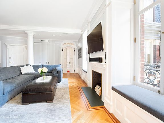 2nd image of 171 W 71st St APT 11C