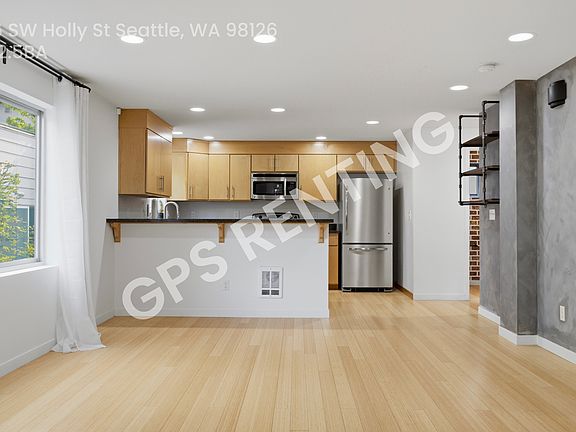 4th image of 3406 SW Holly St