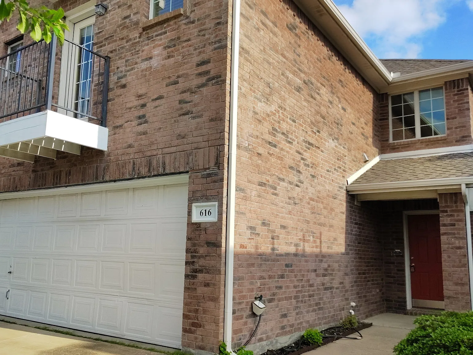 3 bed, 2.5 bath, 1775 sqft, $1,880 — Photo 2