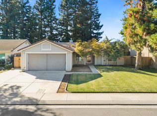 7011 Royal Links Dr, Riverbank, CA 95367
