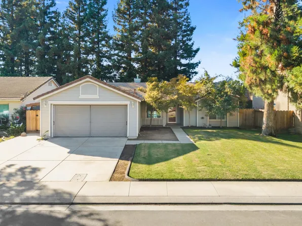 7011 Royal Links Dr, Riverbank, CA 95367