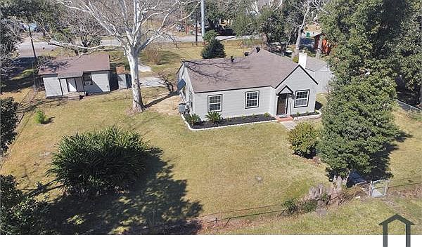 1st image of 902 Horseshoe Bnd