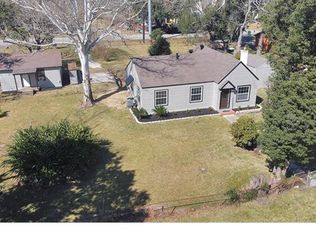 902 Horseshoe Bnd, La Marque, TX 77568