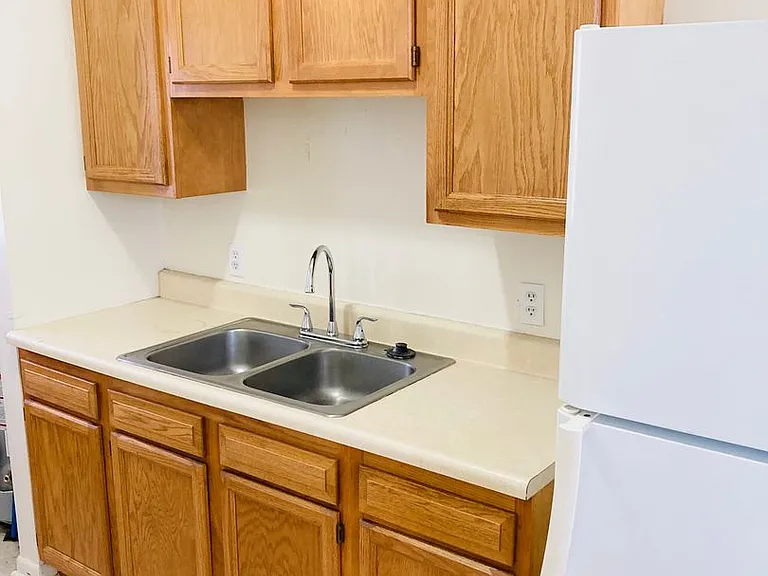 215 E Grandview Dr #2 — Photo 6