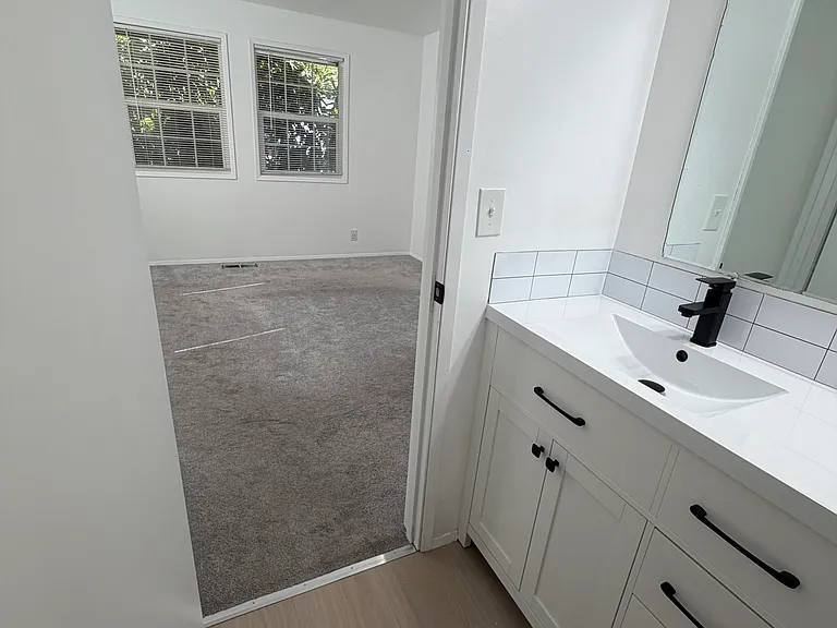 Master bath towards master bedroom