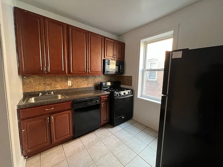 102-06 Kennedy Blvd #15E — Photo 1