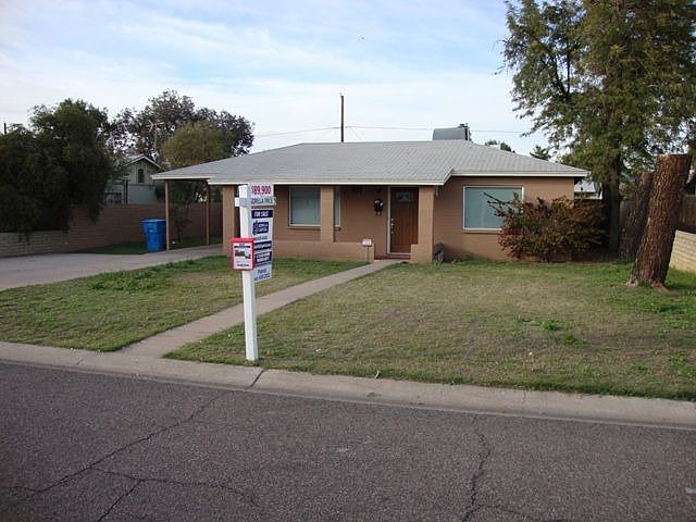 1st image of 2538 E Clarendon Ave